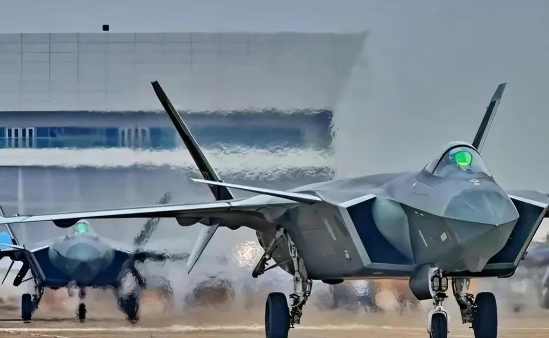 【赖清德指望台军“抗中保台”，结果连解放军战机都“看不到”】
赖清德在选前向台湾