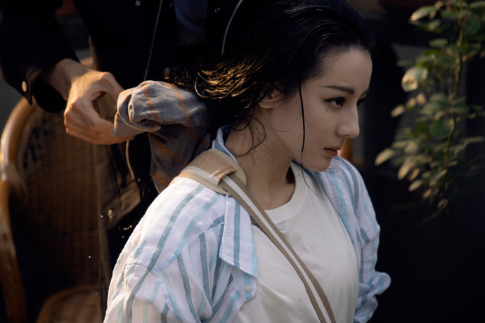 迪丽热巴陪聂九罗找到内心的答案 终于等到聂九罗这个造型的照片~姐姐我要给你擦头发