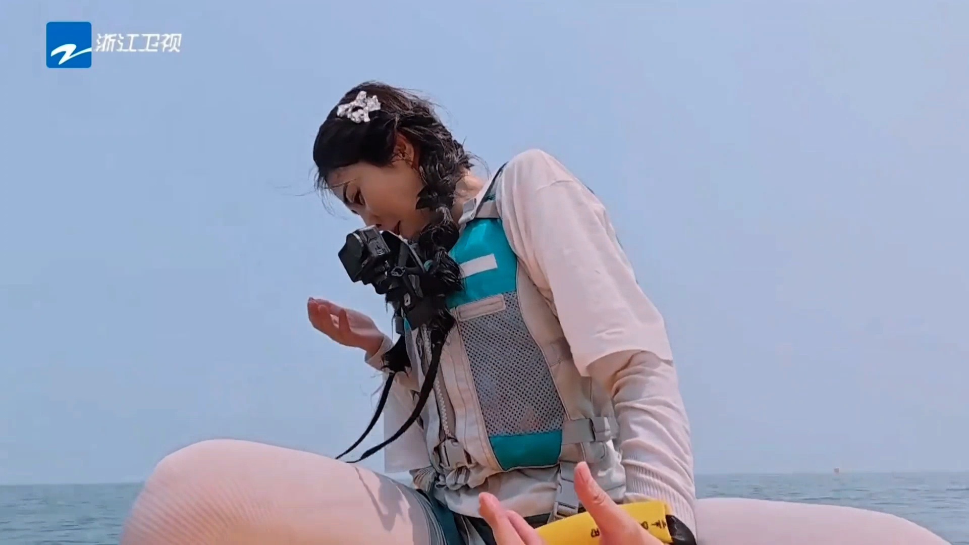 白鹿最脆弱的时刻🈶我真笑得不行了，那么大一个鼻涕泡就这么水灵灵的冒出来了白鹿最