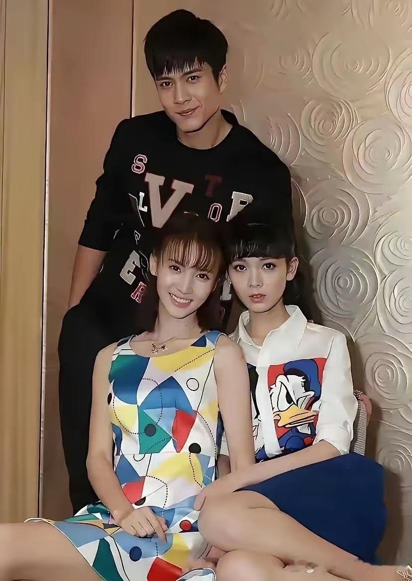 原来金晨和陈瑶这么早就认识了，早期大家都好青涩啊