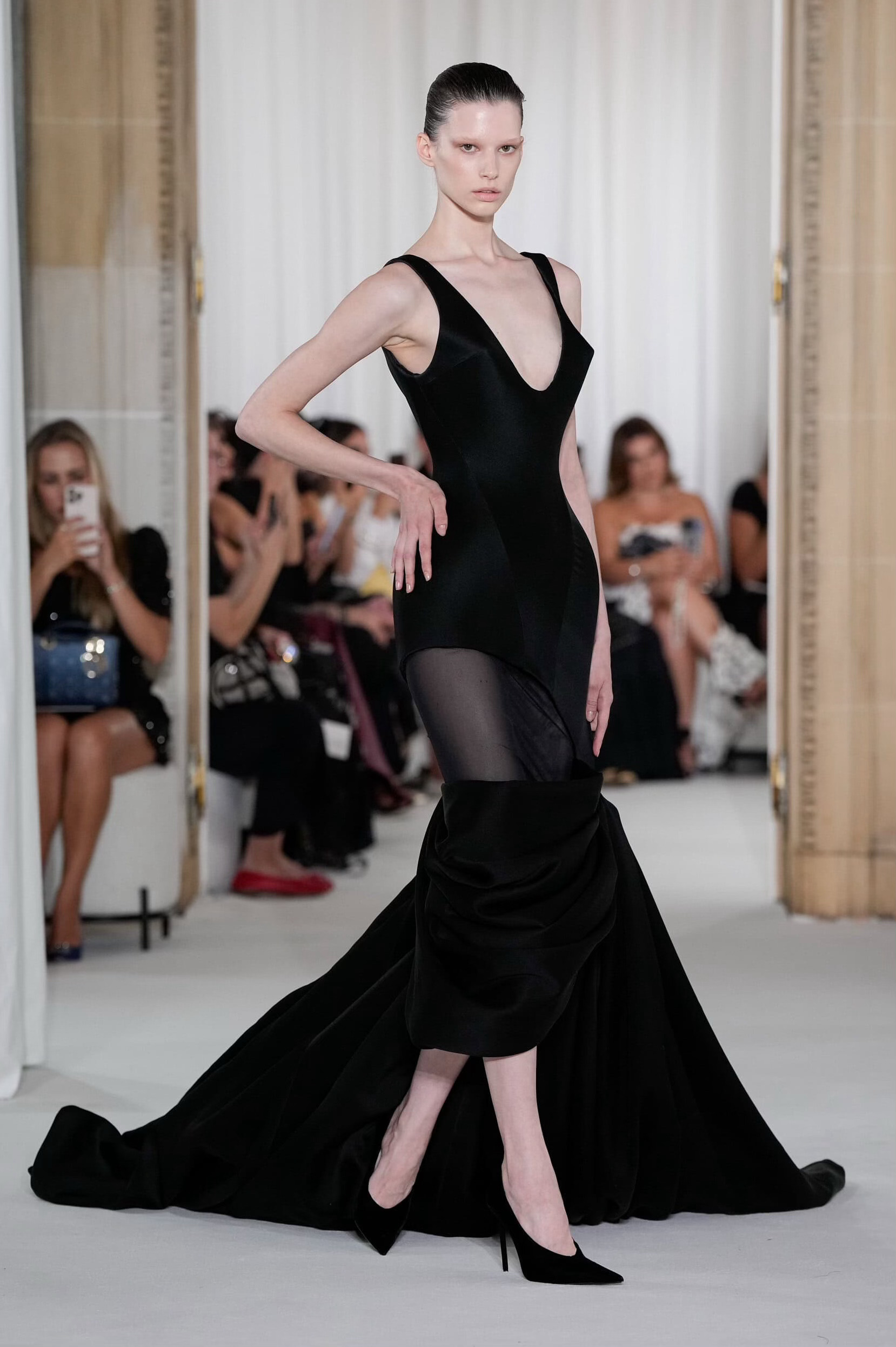 Ashi Studio Fall 2025 Couture美丽黑色  🖤🖤?