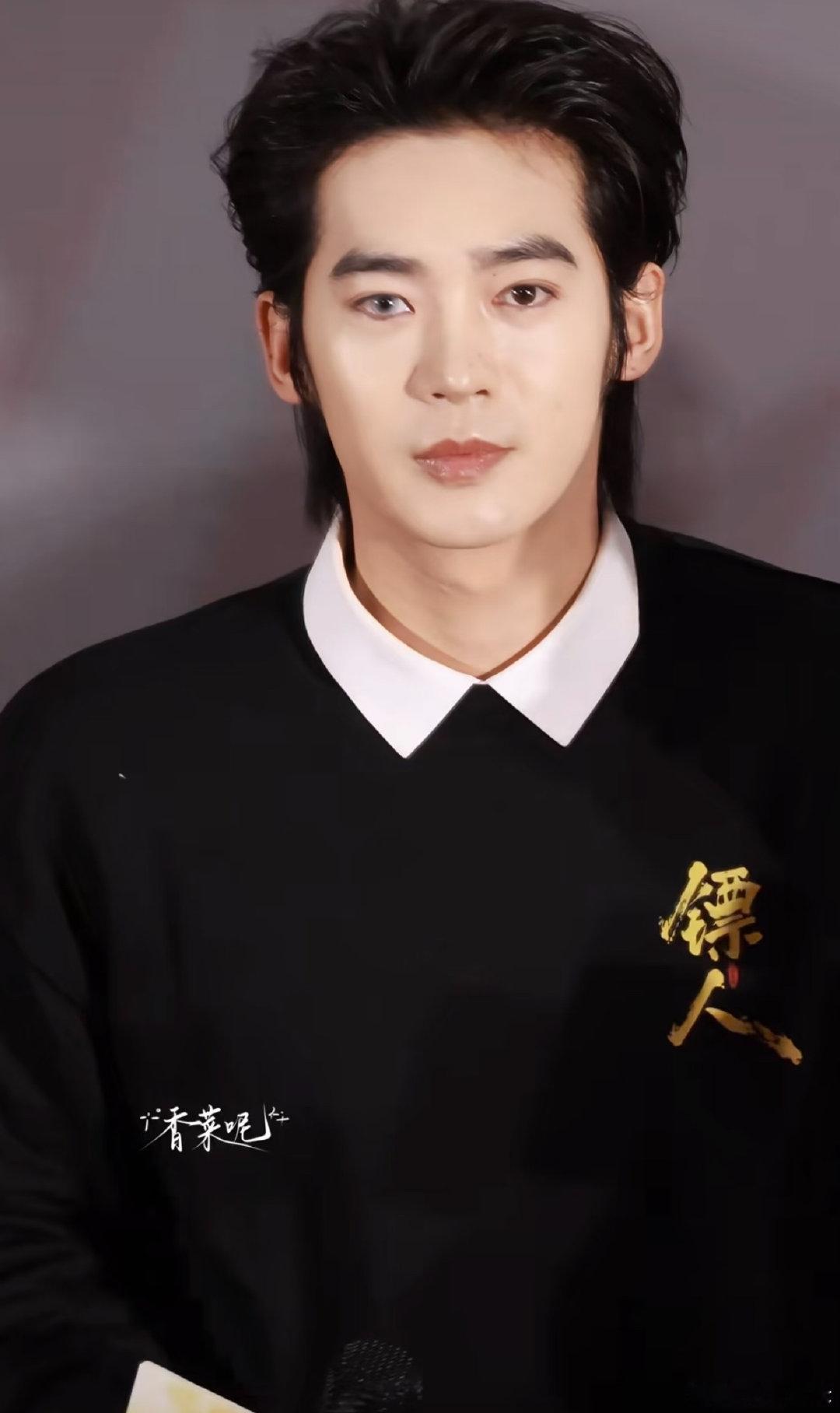 于适异瞳路演于适异瞳路演，太对味了！于适异瞳妆造