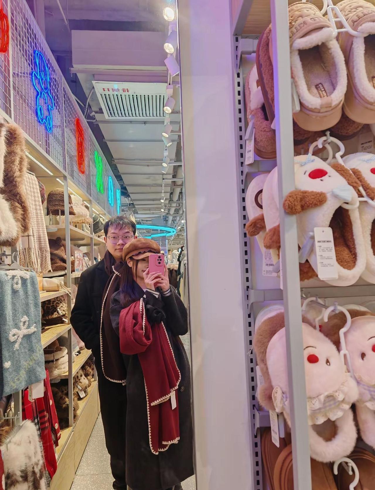 女明星与她的老干部老公🥰我们俩 女明星与她的素人保镖 我们要永远在一起 @老婆