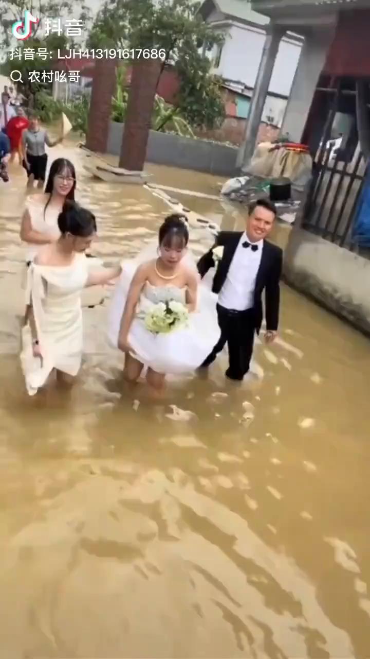 大家好。