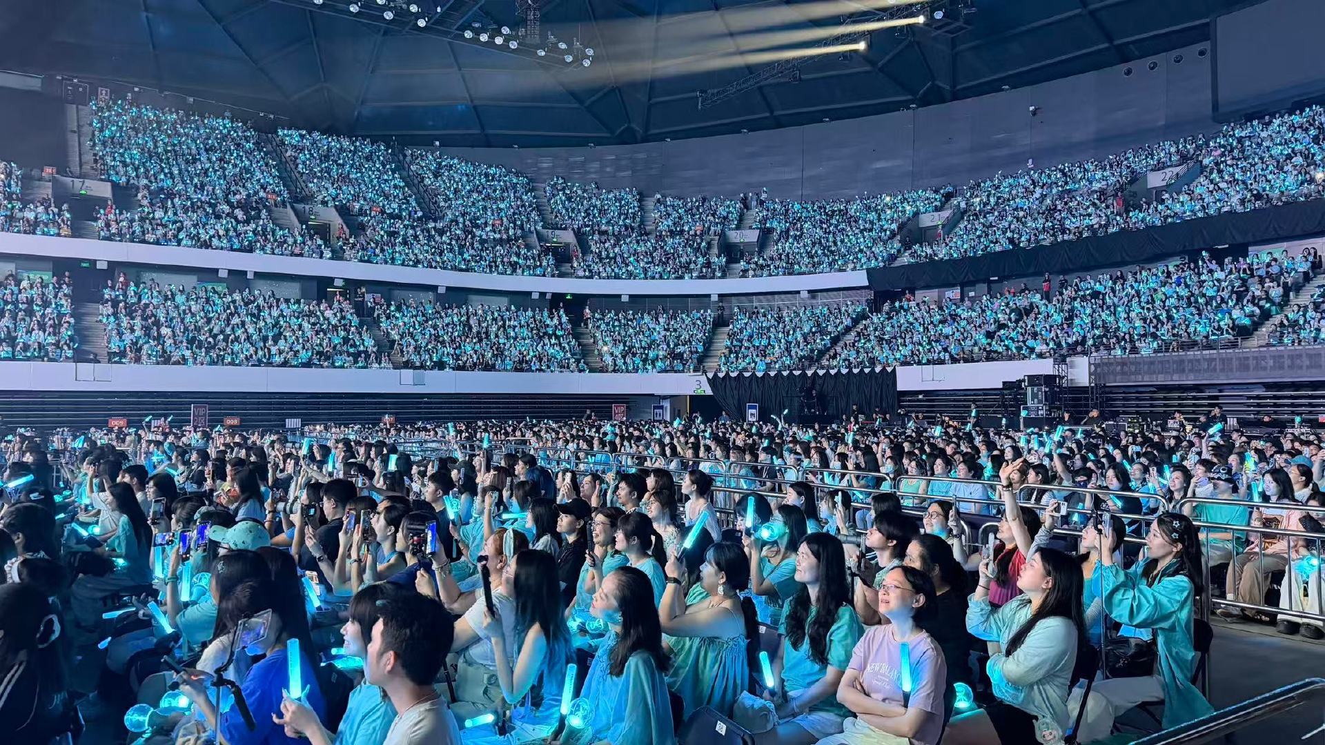 刘雨昕深圳演唱会上座率刘雨昕深圳站上座率 亲眼见证超高人气！刘雨昕深圳演唱会满满