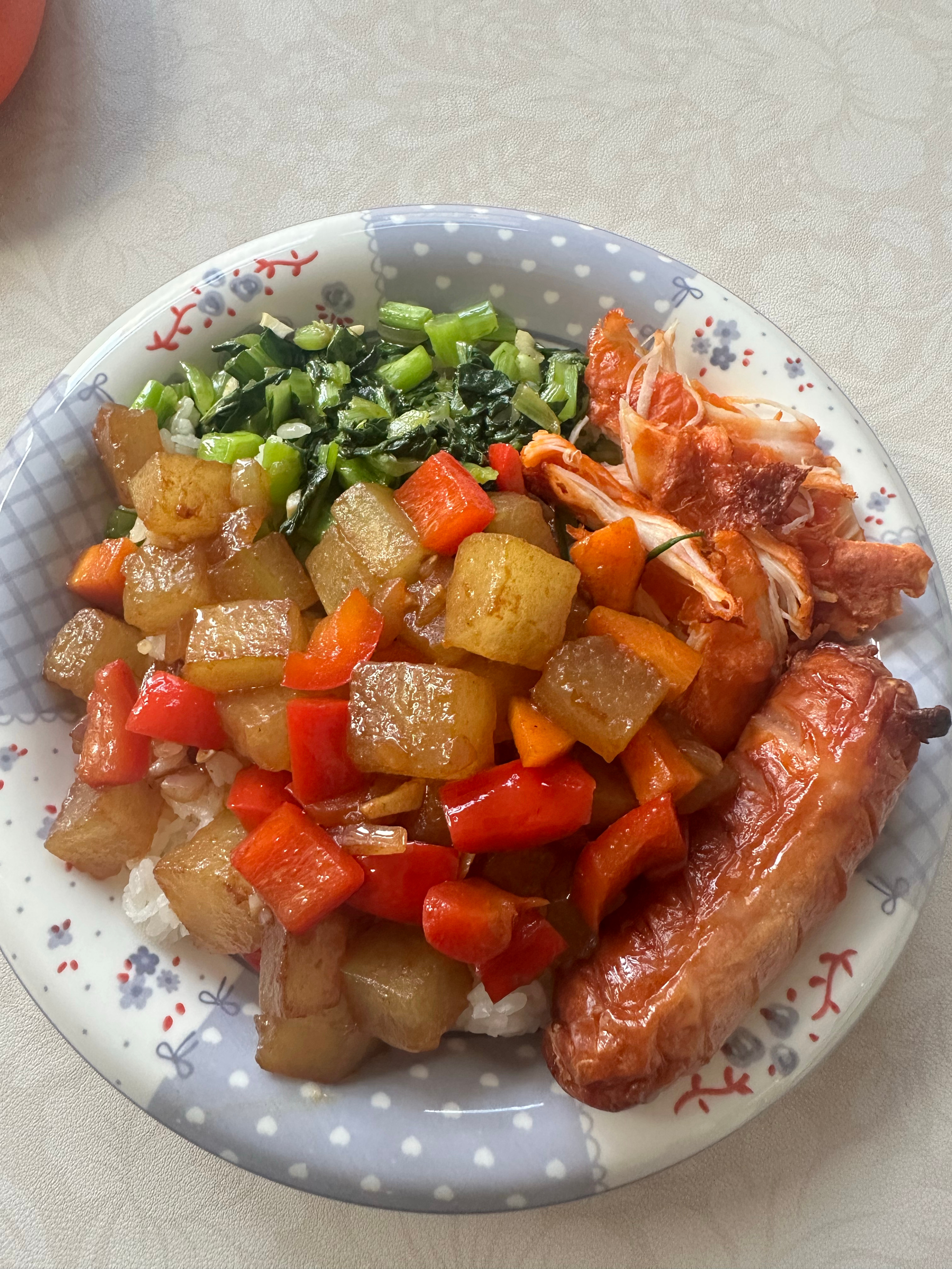 田宇吃饭时间 随着年龄的增长，新陈代谢变慢了，吃饭得以清淡，均衡摄入营养物质为主