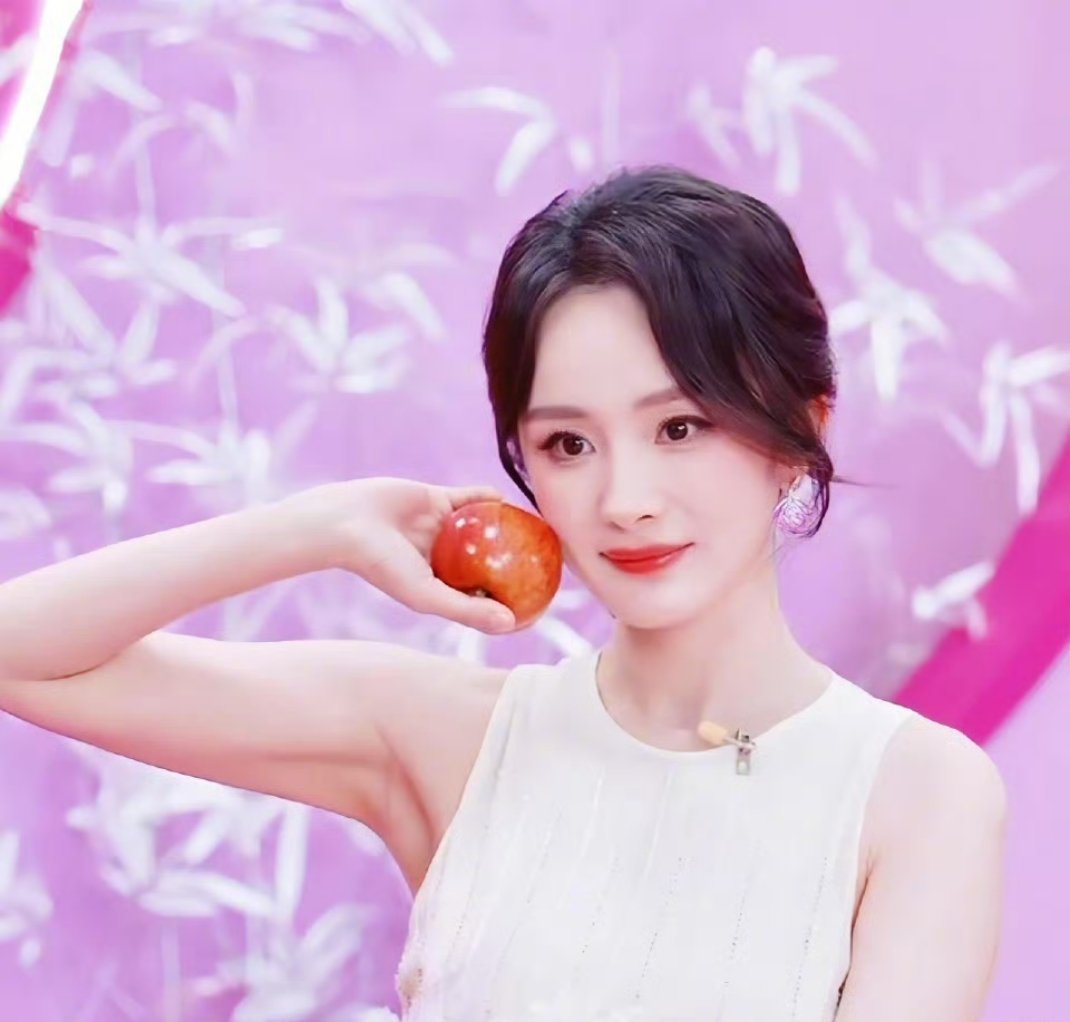杨幂 苹果掰开哎呀甜幂幂 ​​​