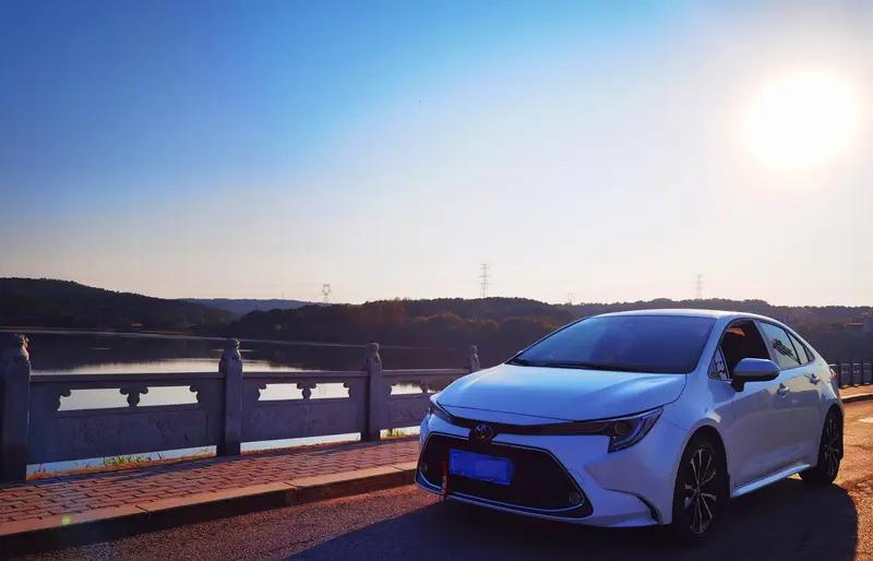 选思域、雷凌还是轩逸，得综合多方面考虑。预算方面，轩逸参考价10.86万起，要是