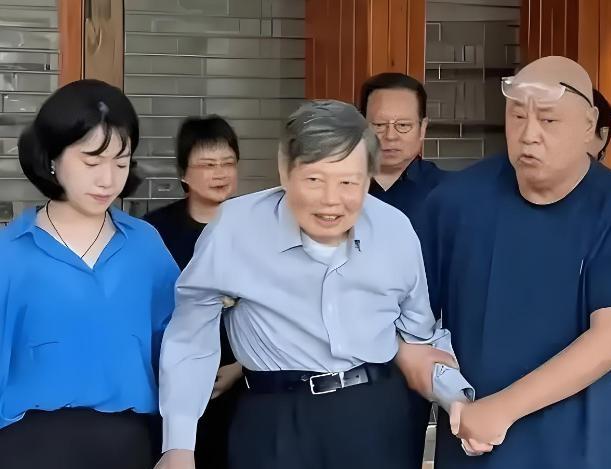 杨振宁先生走了！他曾说，他一生最大的贡献，不是获得诺奖，而是帮中国人克服了不如人