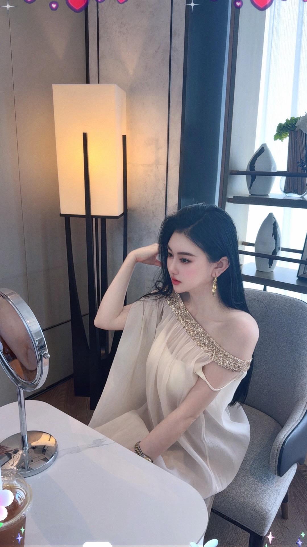 工作中请敲门