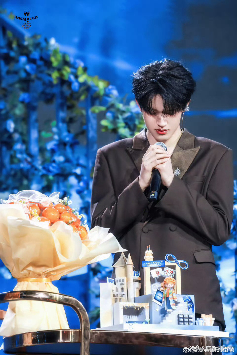 赵丽颖站姐发了张极愚人节整活天花板！赵丽颖站姐晒出张极，这波梦幻联动，画风意外和