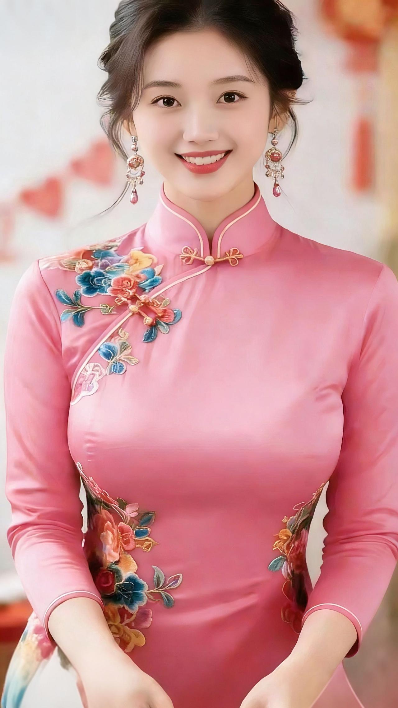 粉旗袍里的春柔
 
淡粉旗袍裹着润软的光，领口浅金滚边像折了缕晴日暖意缝在襟间。