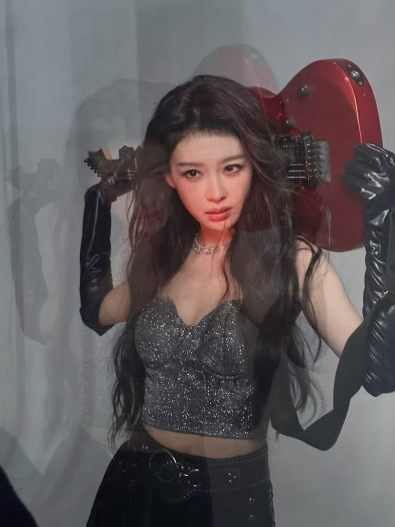 孙怡建模建得很好乘风2026 孙怡的初舞台造型直接封神！温柔感一键切换御姐模式，