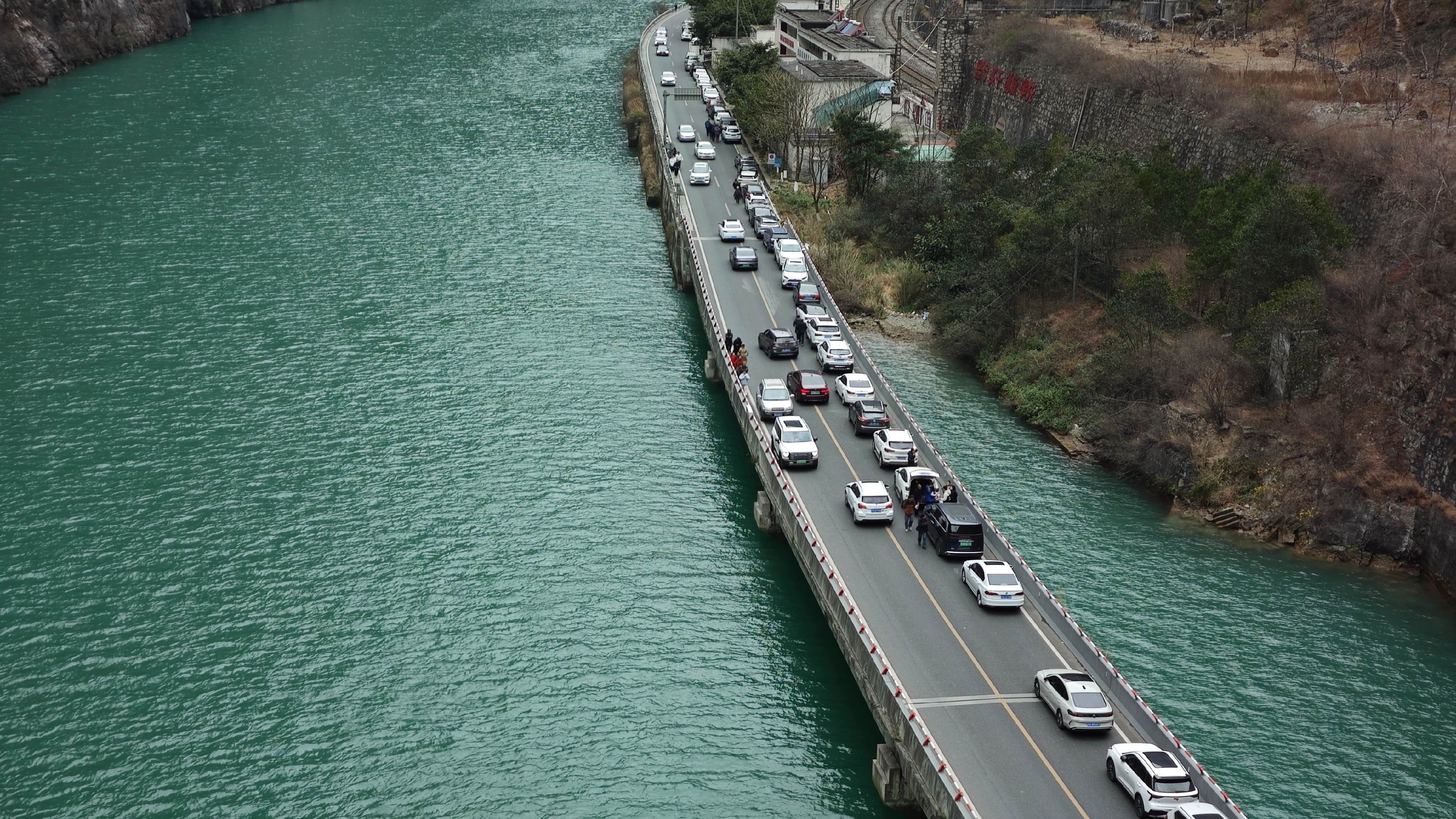 金口河大峡谷 金口河大峡谷水上公路