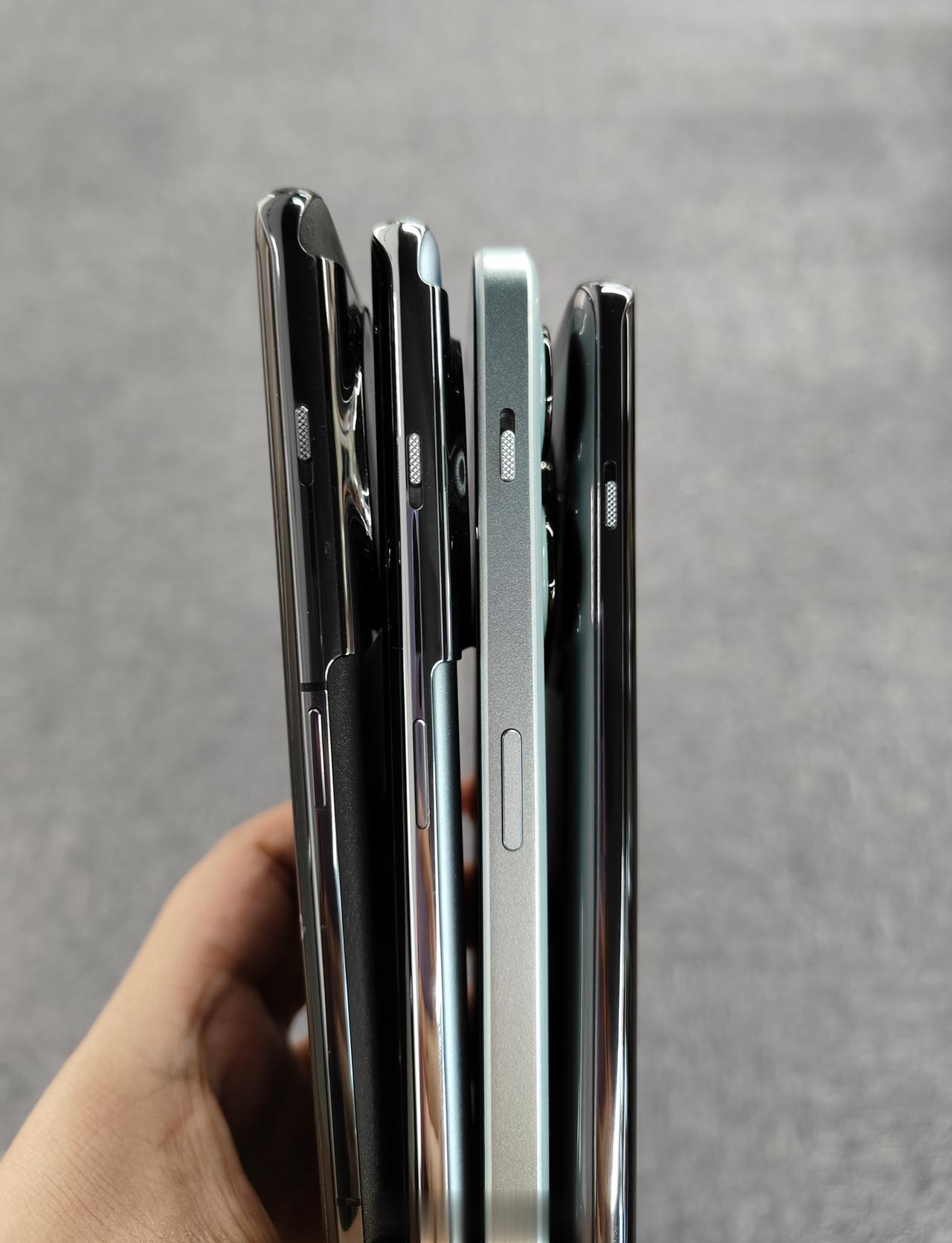 一加有一点特别好，就是把三段式开关都保留了，切换静音是真的爽～不过这次Ace2 