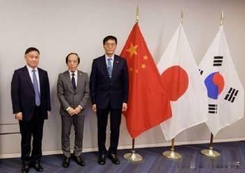 10月22日，香港《南华早报》援引一名知情人士透露，中国正与日本和韩国就建立三边