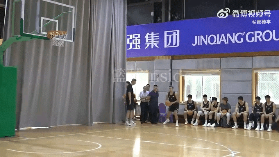 网红篮球运动员杨政，如愿进入CBA。                    这或