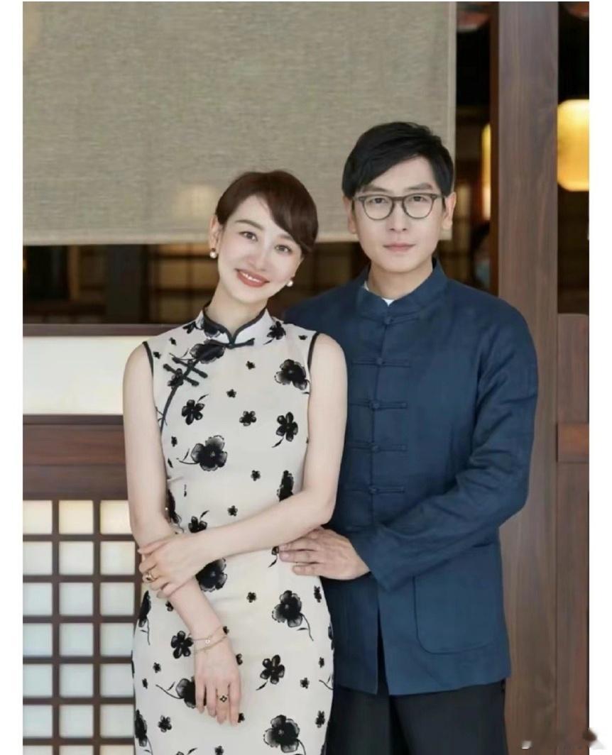 合体营业13年的真cp回归了好哥好嫂真的太甜啦，社交平台日常秀对方，这糖我能炫一