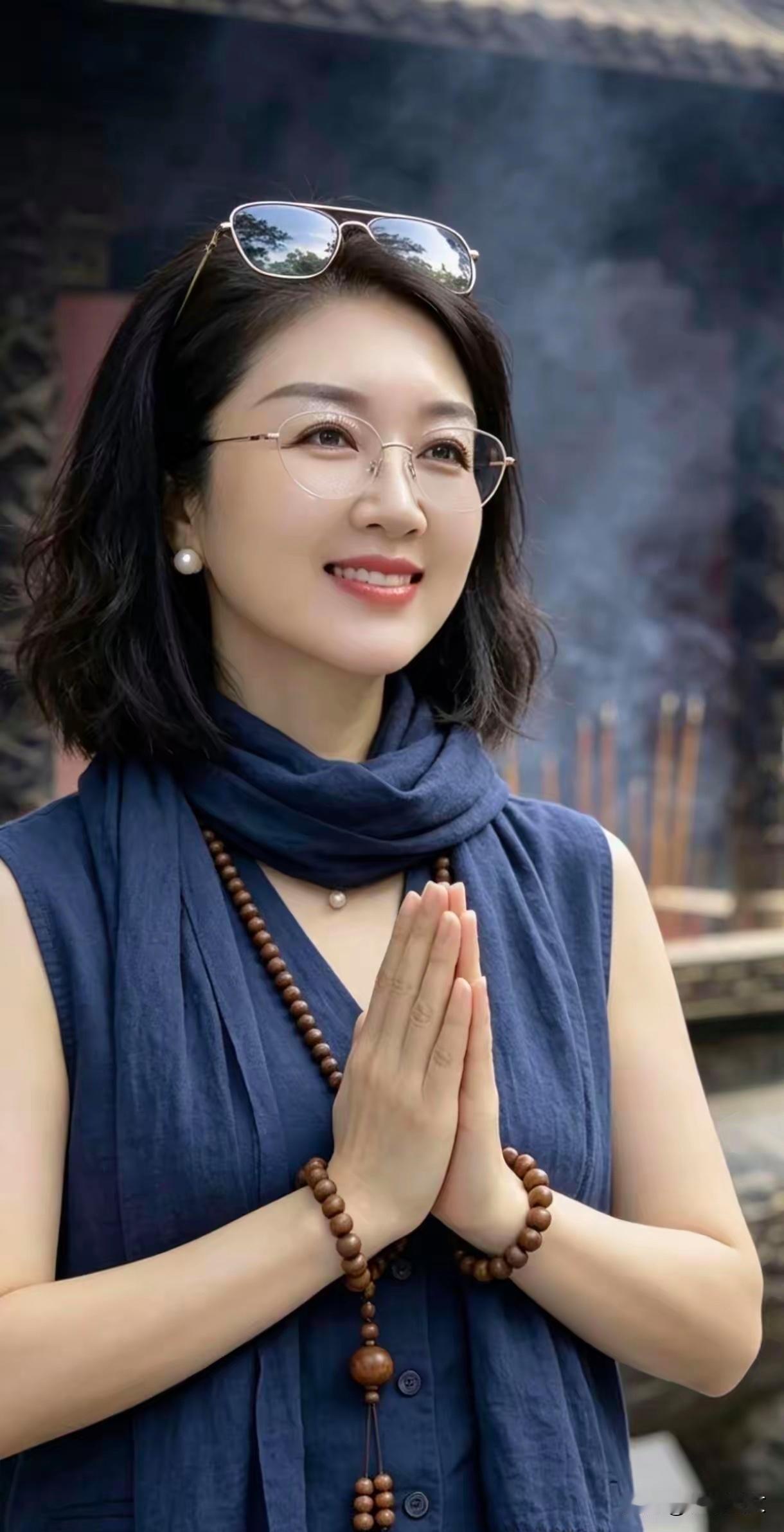 人要走运，必有先兆。
人一定要出门 ，要出门。
	“人可以节约，也可以不买新衣服