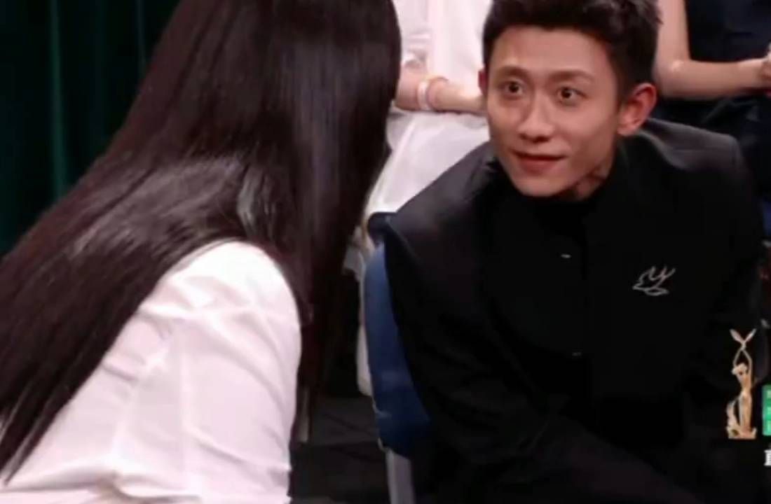 #杨紫# 和#张一山# 在金鹰奖团聚了