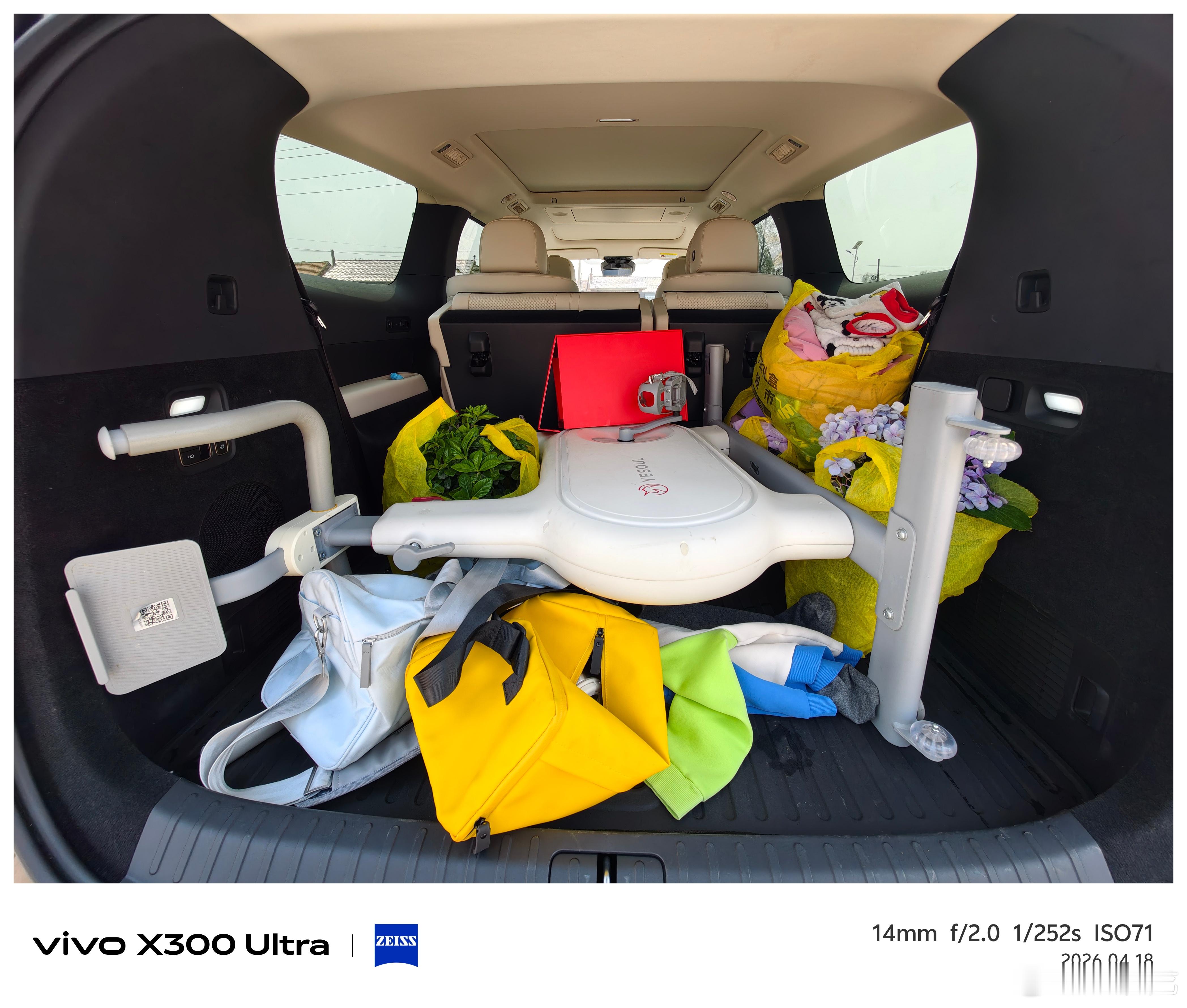 不是抬杠，MPV确实不能忘记。尤其理想MEGA三排能翻折，动感单车这种大件都能放