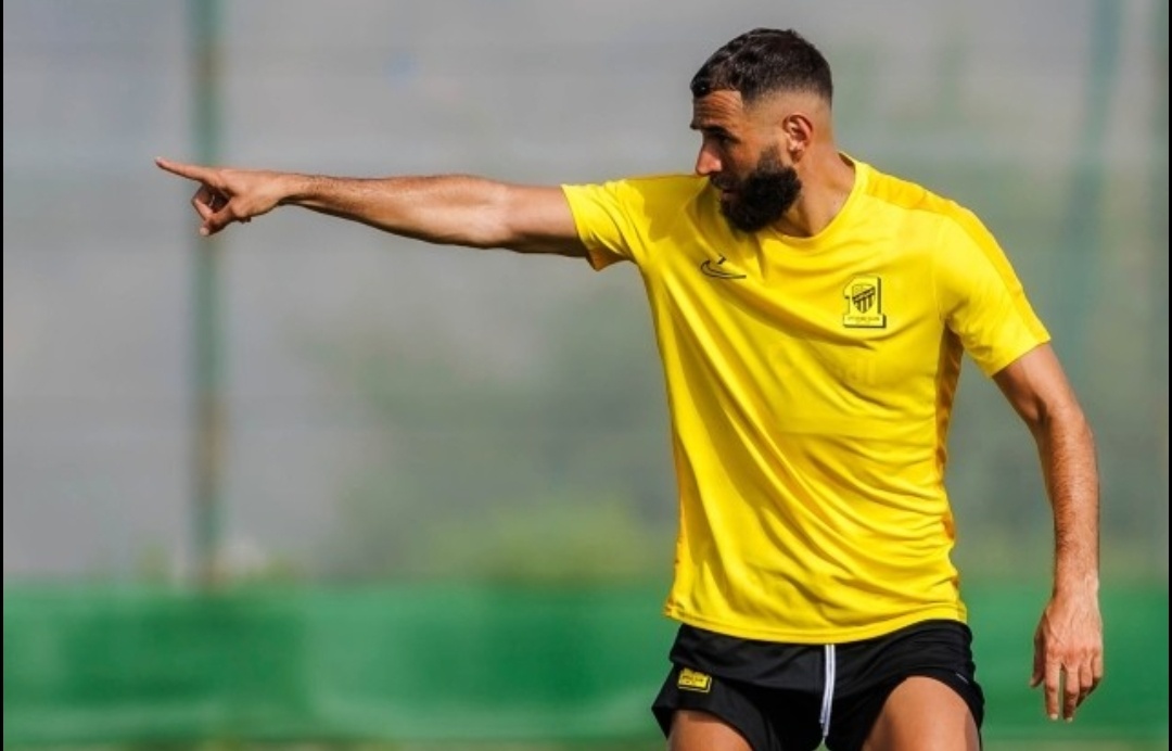 由于对吉达联合提供的续约报价不满，38岁的法国前锋本泽马决定罢赛，在此前吉达联合