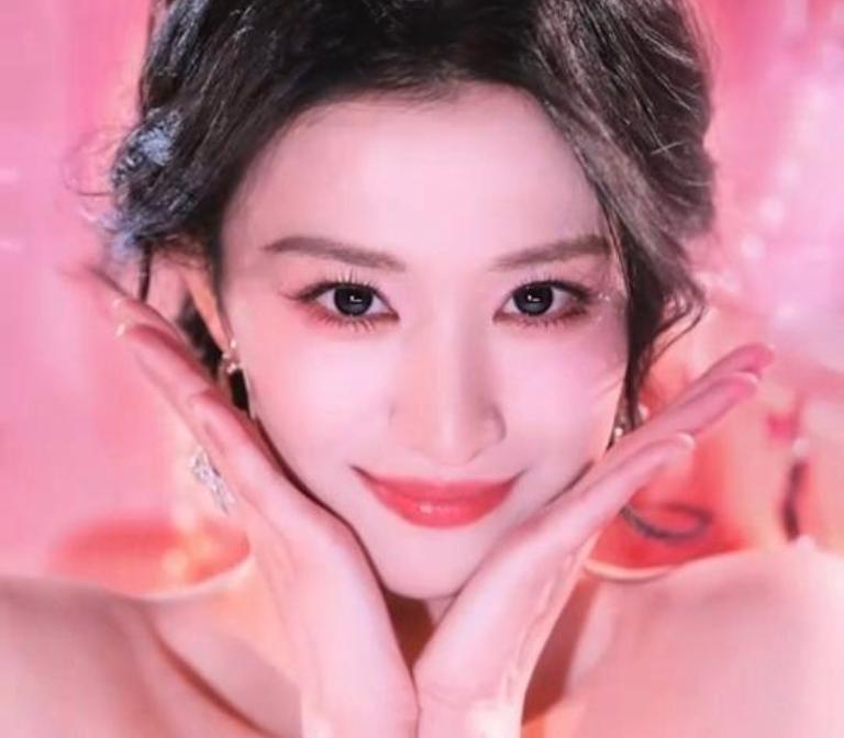 2026年1月21日是王楚然的生日，她在社交媒体上发布了一条转场视频庆生。
视频