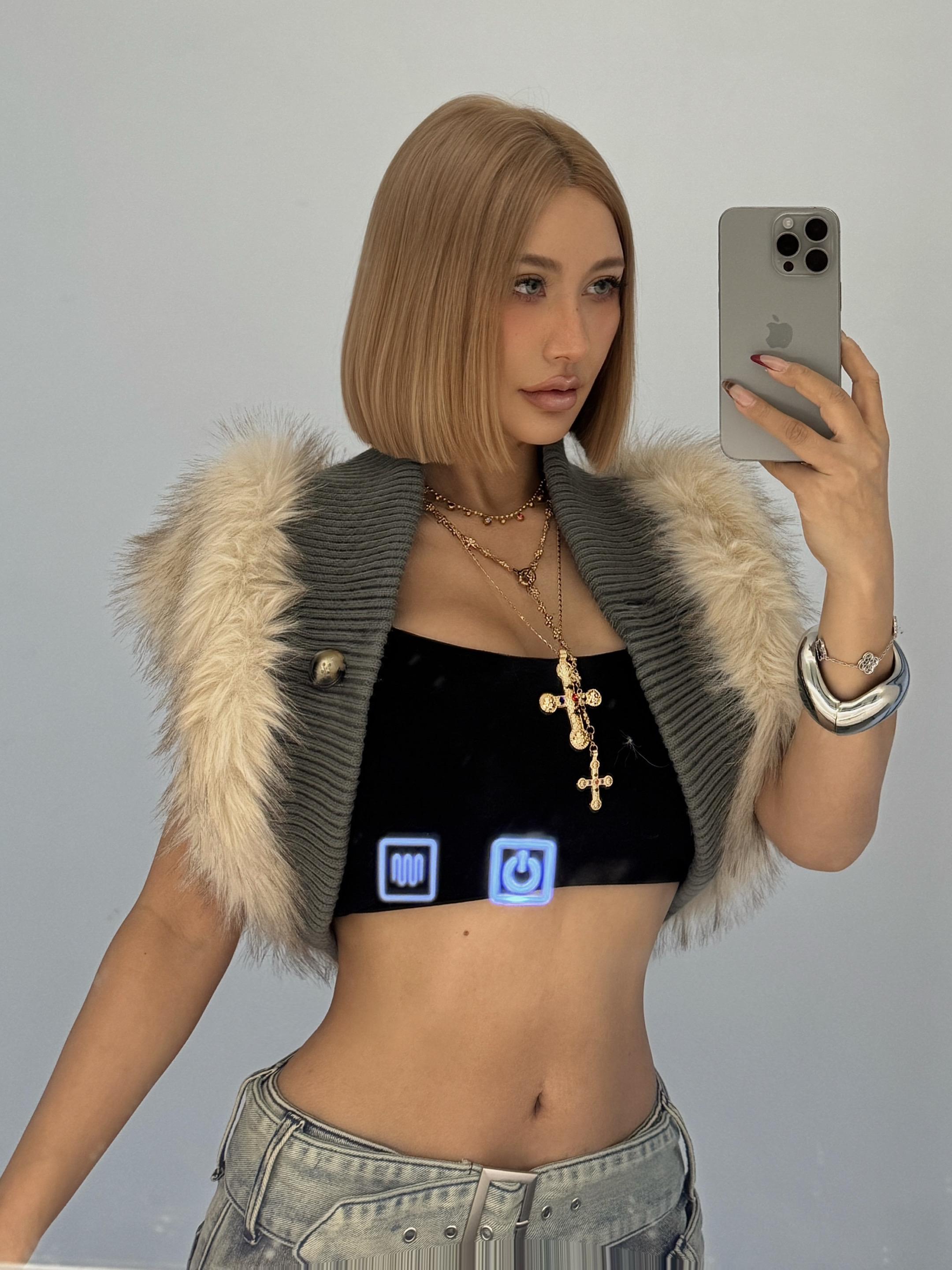 你那软绵绵的照片 就别配硬曲了