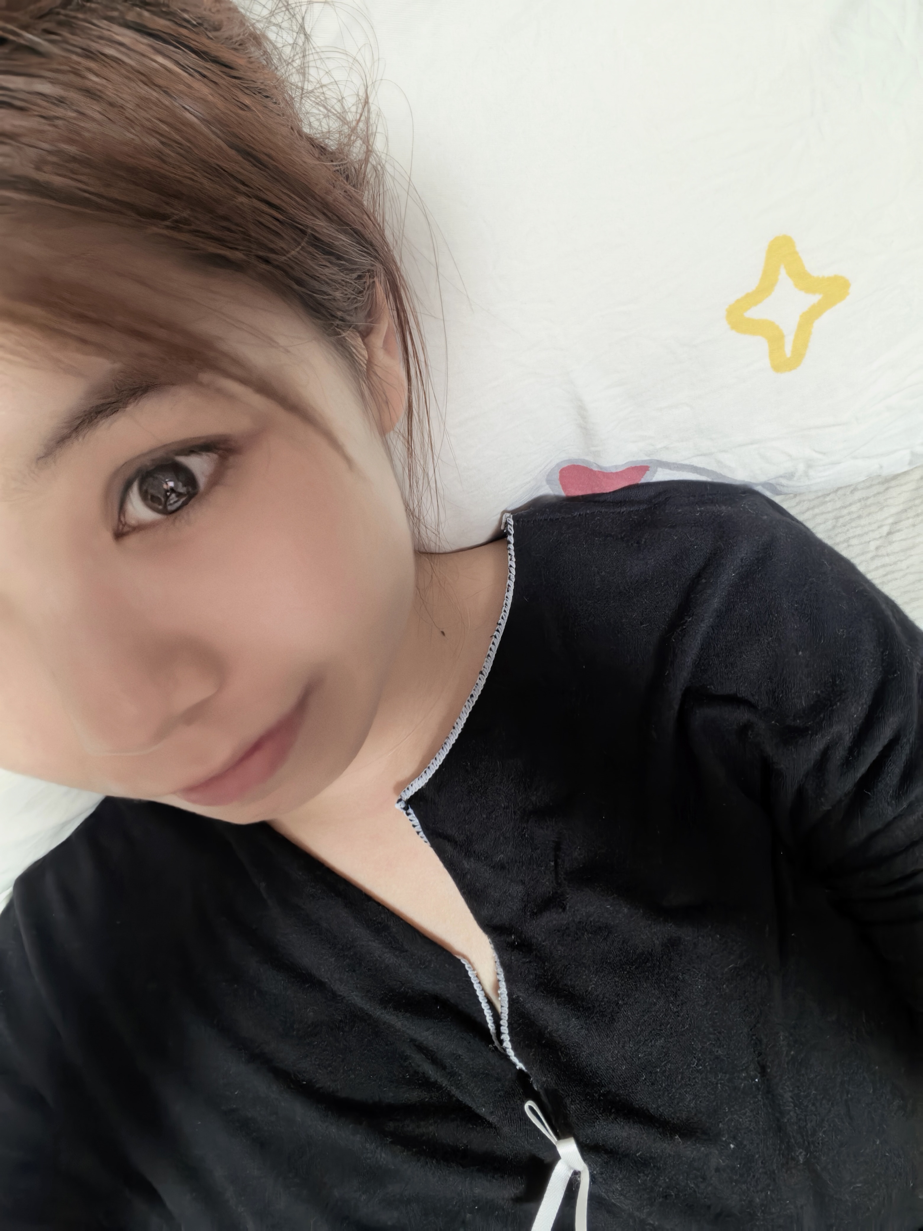 终于躺着了