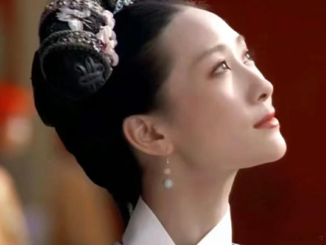 假如死后的安陵容知道弘曕是甄嬛和果郡王的儿子会怎么样？网友：她会说“王爷，生了王
