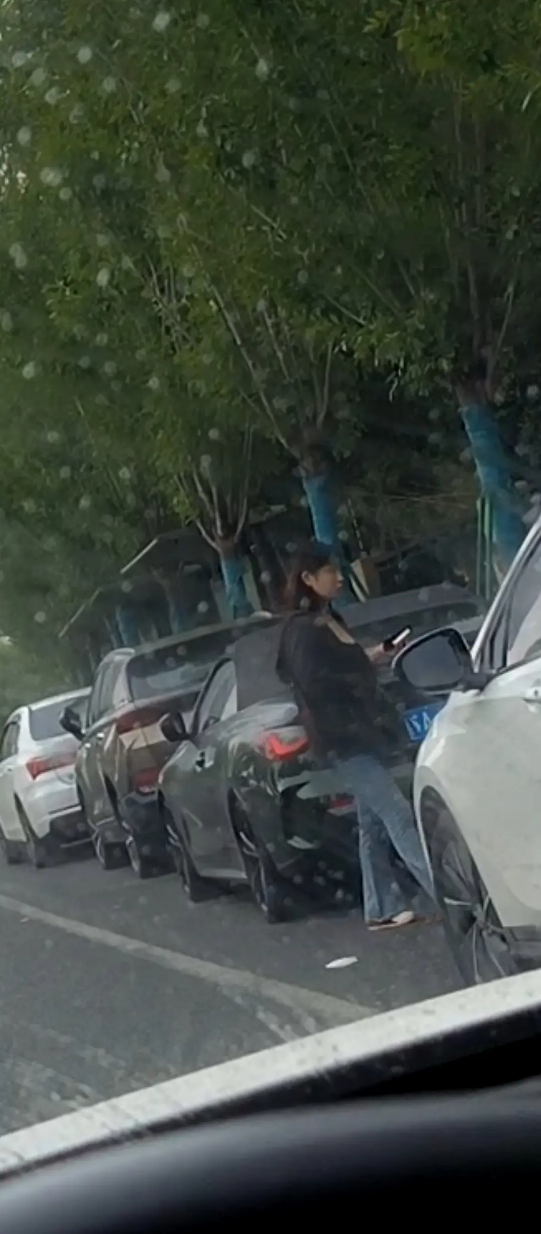 素质怎么这么差 南京马路是你家开的吗🙃