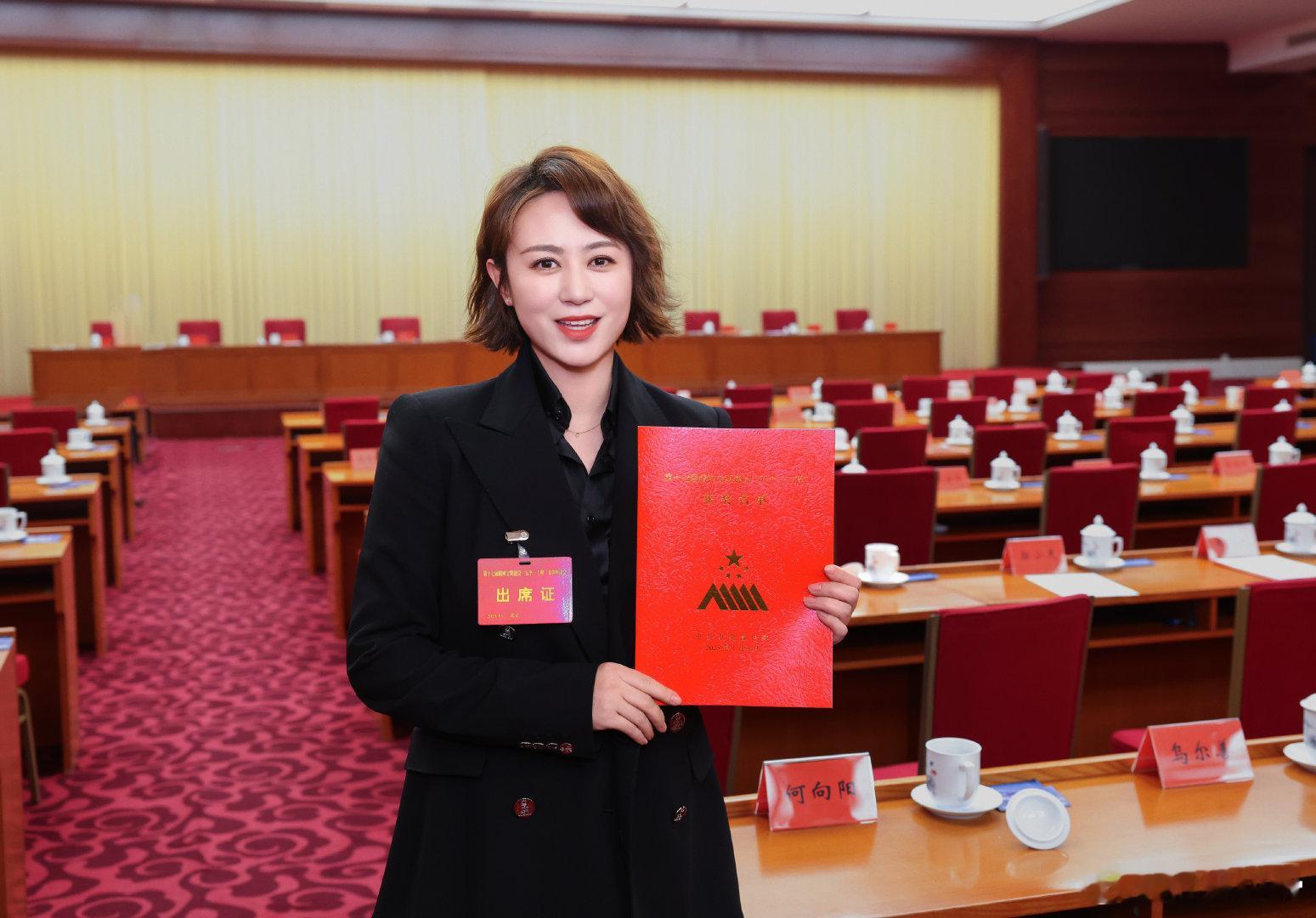 马丽主演作品获五个一工程奖  今天看到马丽在新闻联播上，她主演的电影《第二十条》