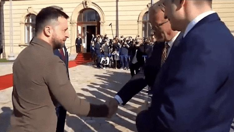 7月7日，捷克总理菲亚拉在与到访的泽连斯基举行的联合新闻发布会上称，将在未来几周