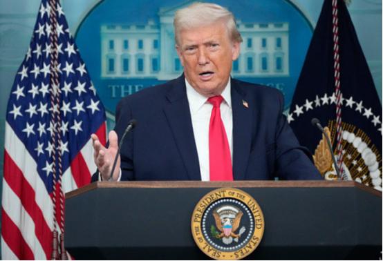 伊朗的最大强援抵达，车队浩浩荡荡进入伊朗境内！特朗普态度大变。
 
2026年3