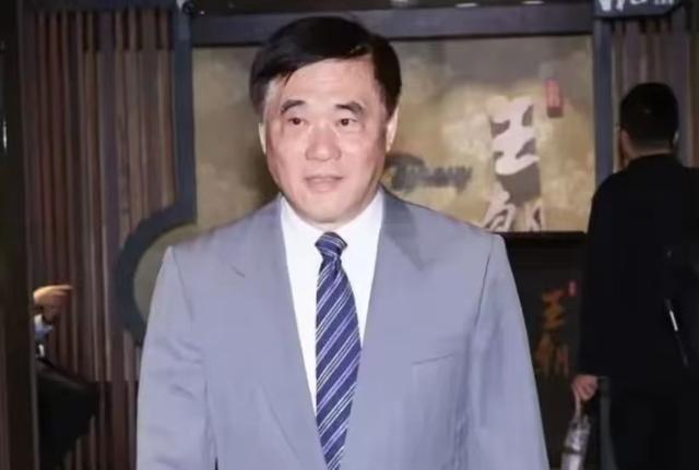 9月9日，一场广播节目上郝龙斌提出“不舔共、不跪美、不媚日”的三不原则。说实话，