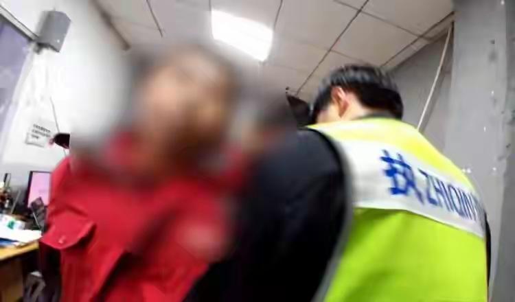 很多快递的丢失，就是让快递员故意弄丢的，或者是快递员自己偷的。很多不是投快递者本