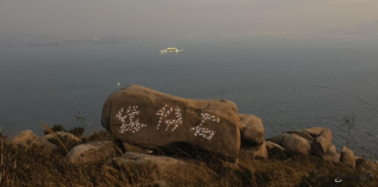 眼睛看哪都是美好的人运气差不了
五六十岁尤其是已退休的人容易想的多，凡事一往多里