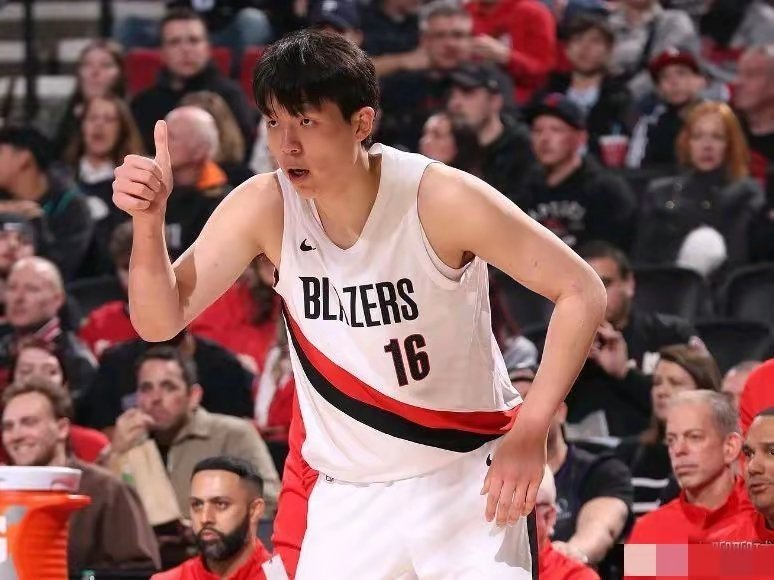 残阵开拓者98-110不敌猛龙！杨瀚森0分3篮板 机会难把握杨瀚森nba 202