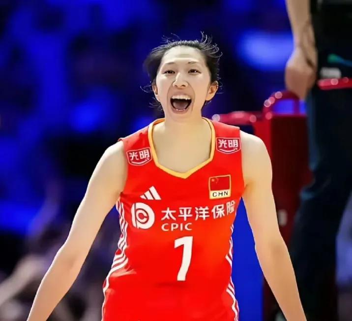 吴梦洁训练中突发膝伤！ 目前已回到北京准备手术！今天有来自中国女排的消息！根据中