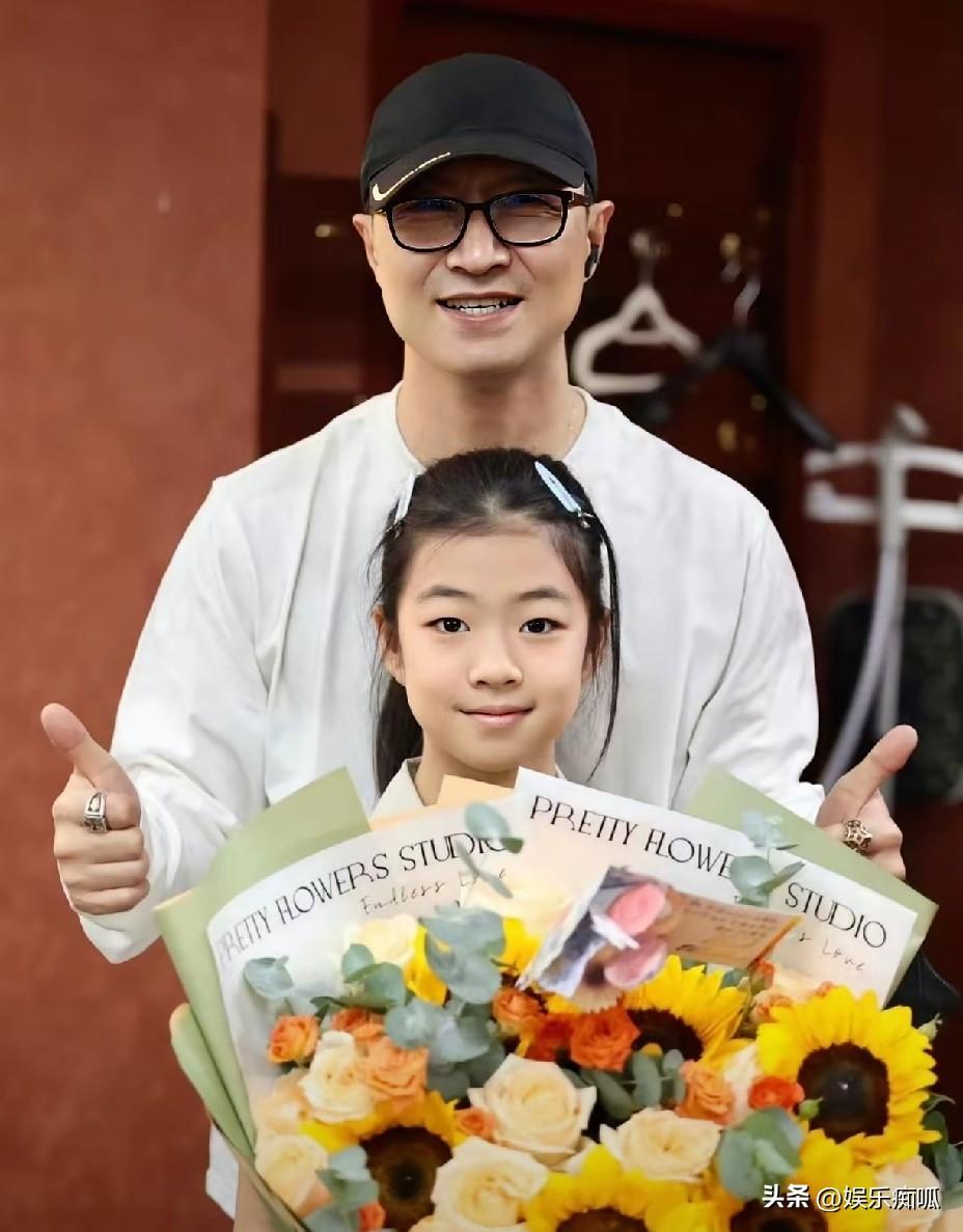 汪峰三个女儿三个妈，小苹果完胜！章子怡基因竟然没打赢葛荟婕。
这就很神奇了，汪峰