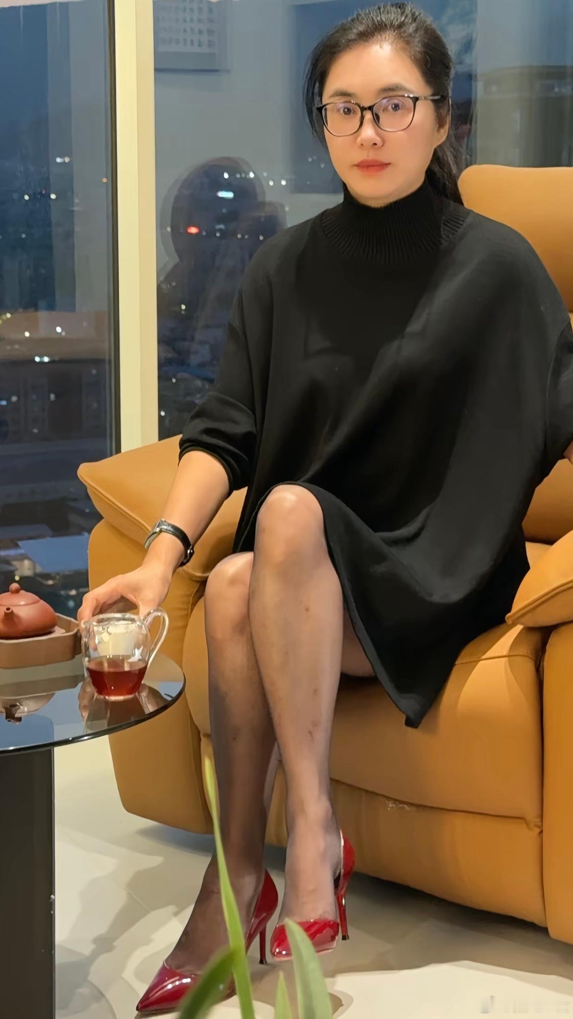 丝腿韵阿姨 ​​​