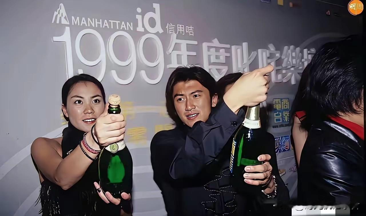 谢霆锋真的就是王菲的小跟班，情窦初开到为人父的成熟男人，就是忘不了，放不下王菲。