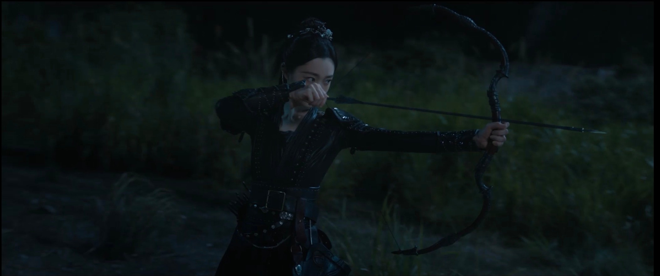 宋轶黎霜美强惨 《与晋长安》里宋轶拉弓好帅！女将军守鹿城坚韧英气，受刑隐忍决不屈