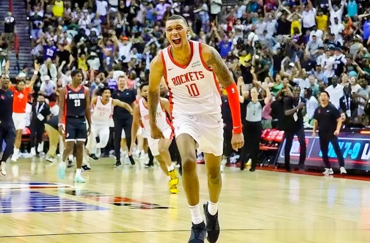 北京时间7月9日NBA火箭队二年级新秀小贾巴里.史密斯接受随队记者采访，回答了自