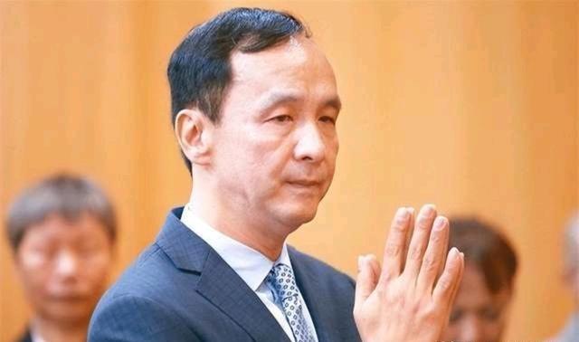 朱立伦继续凸显自身存在感！8月23日，朱立伦刊文表示，当年的八二三炮战，是一场“