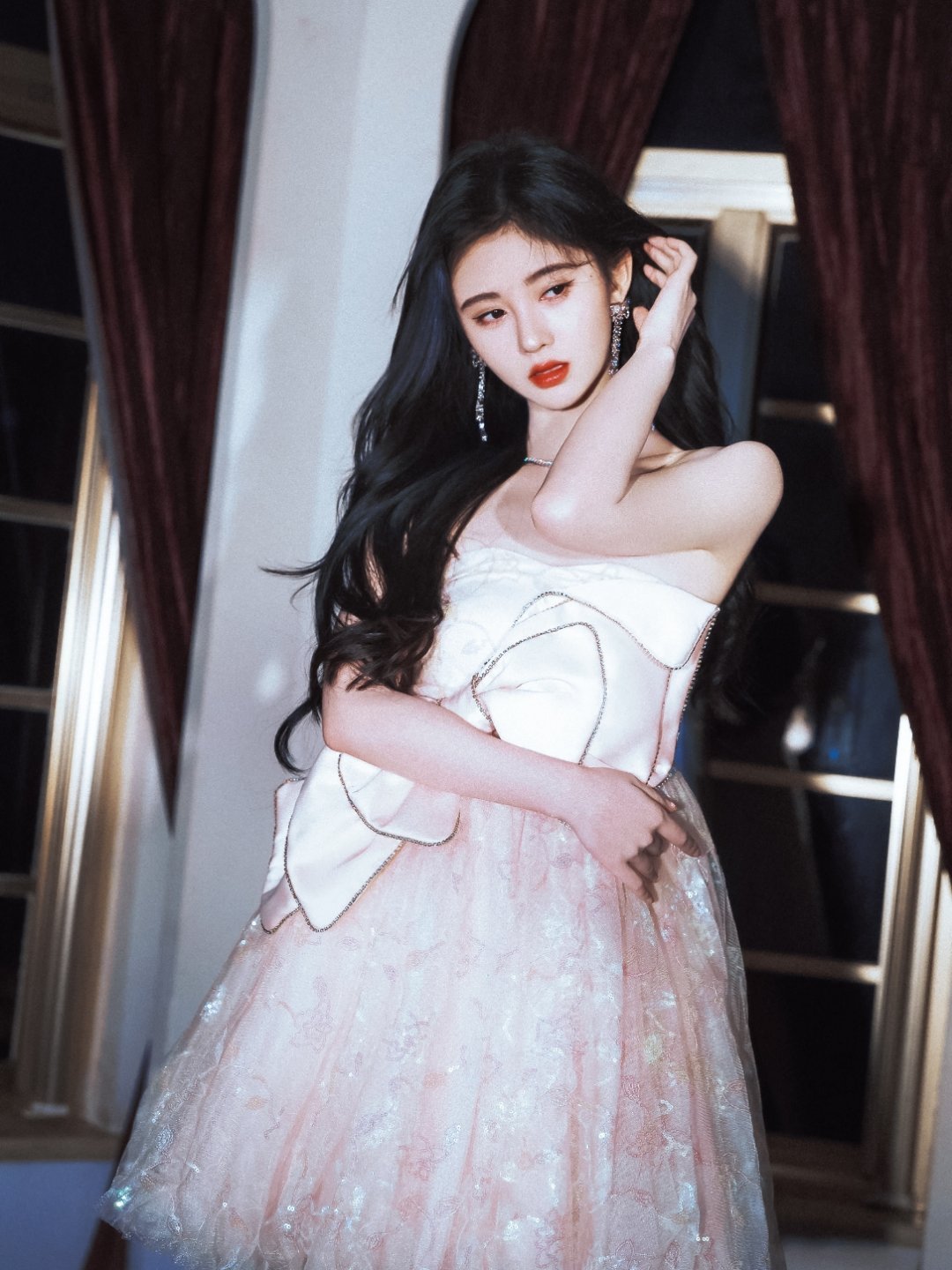 丝芭总裁王子杰 有网友爆料，丝芭总裁王子杰在应酬饮酒后突发心血管疾病抢救无效去世