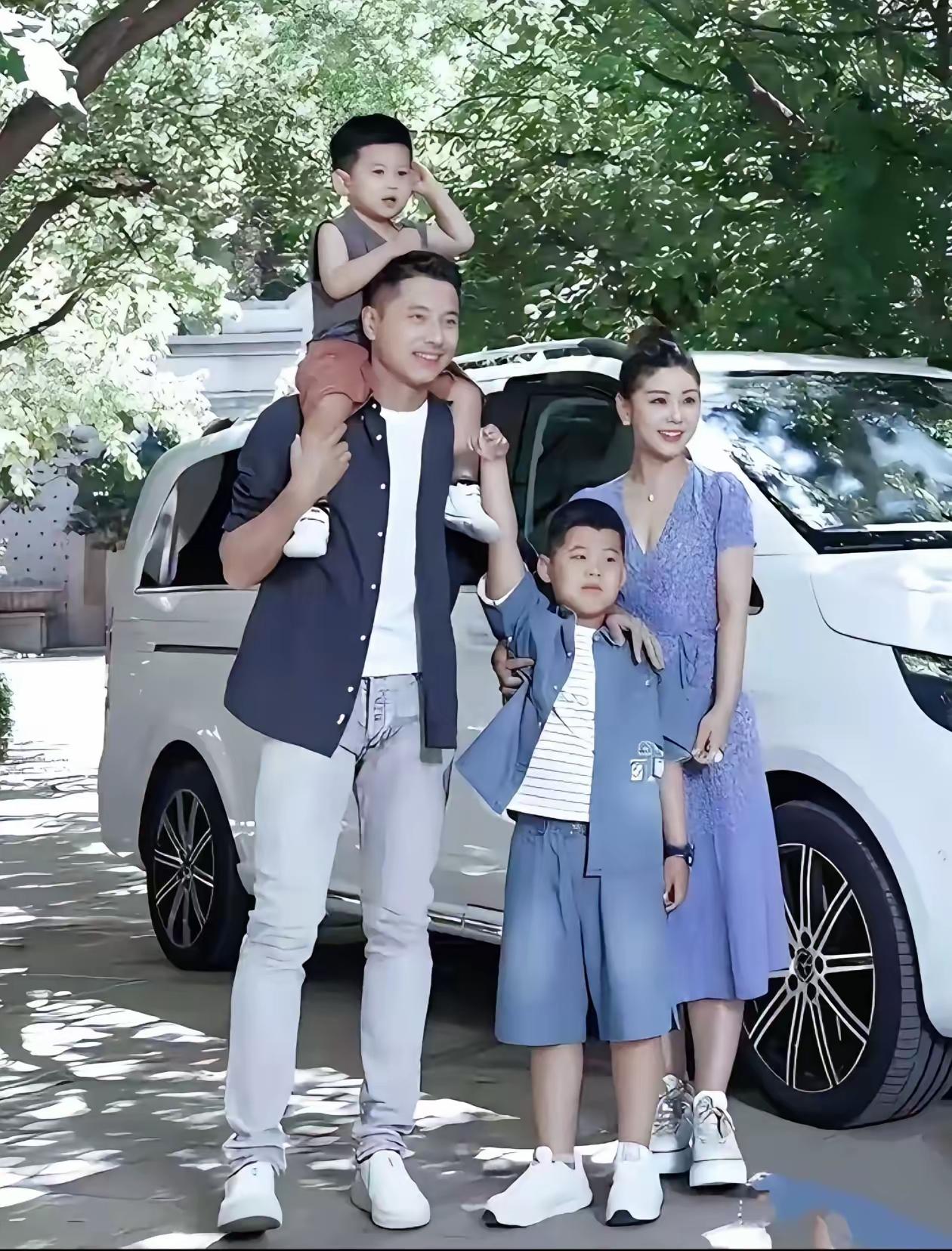 王雷，大连船王的独子，
光分红，每年就有几千万，他却和妻子李小萌骑着单车去农家乐