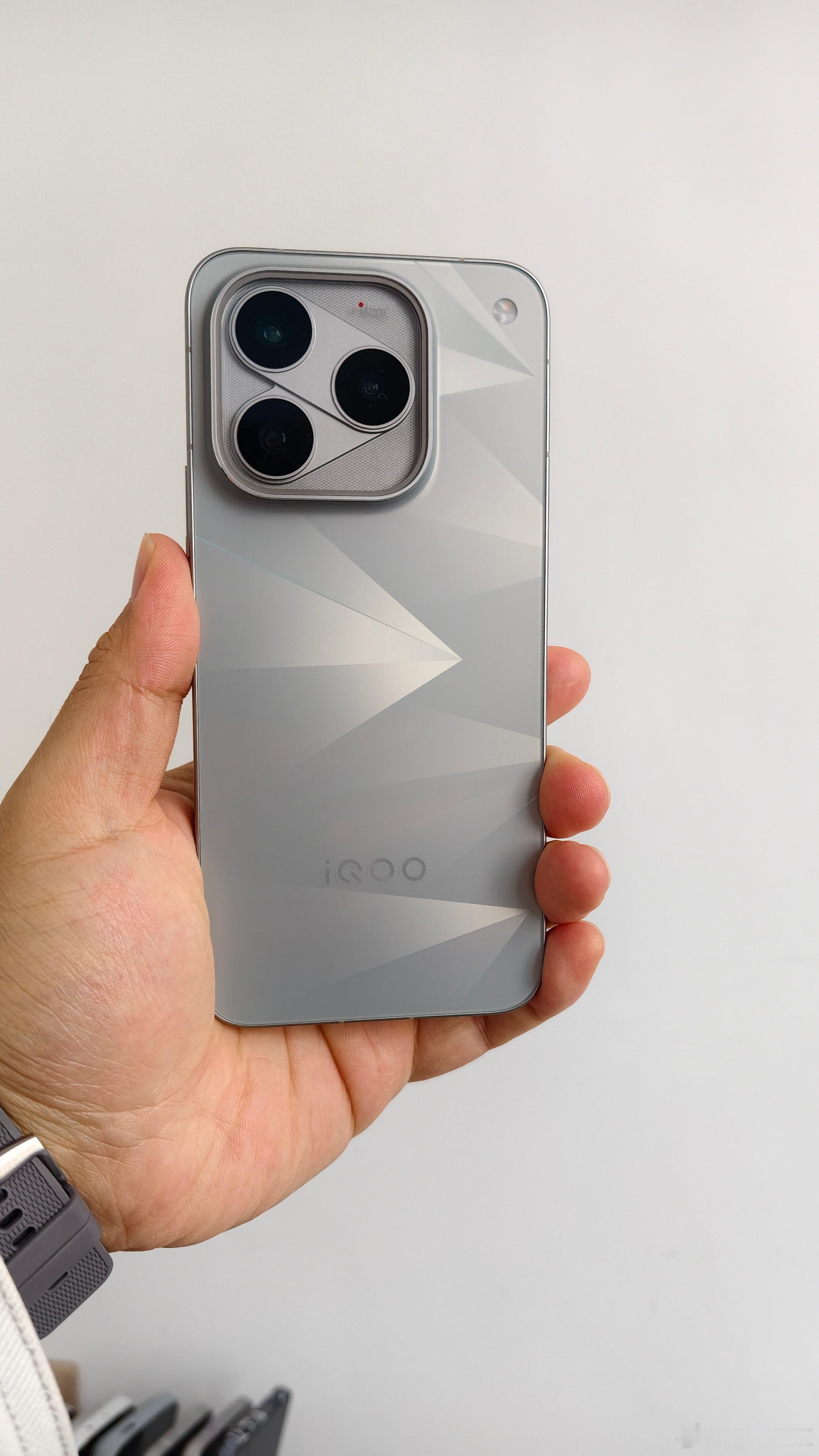 iQOO16 165帧的王者荣耀，都体验上了吗？很给力！iqoo[超话] ​​​