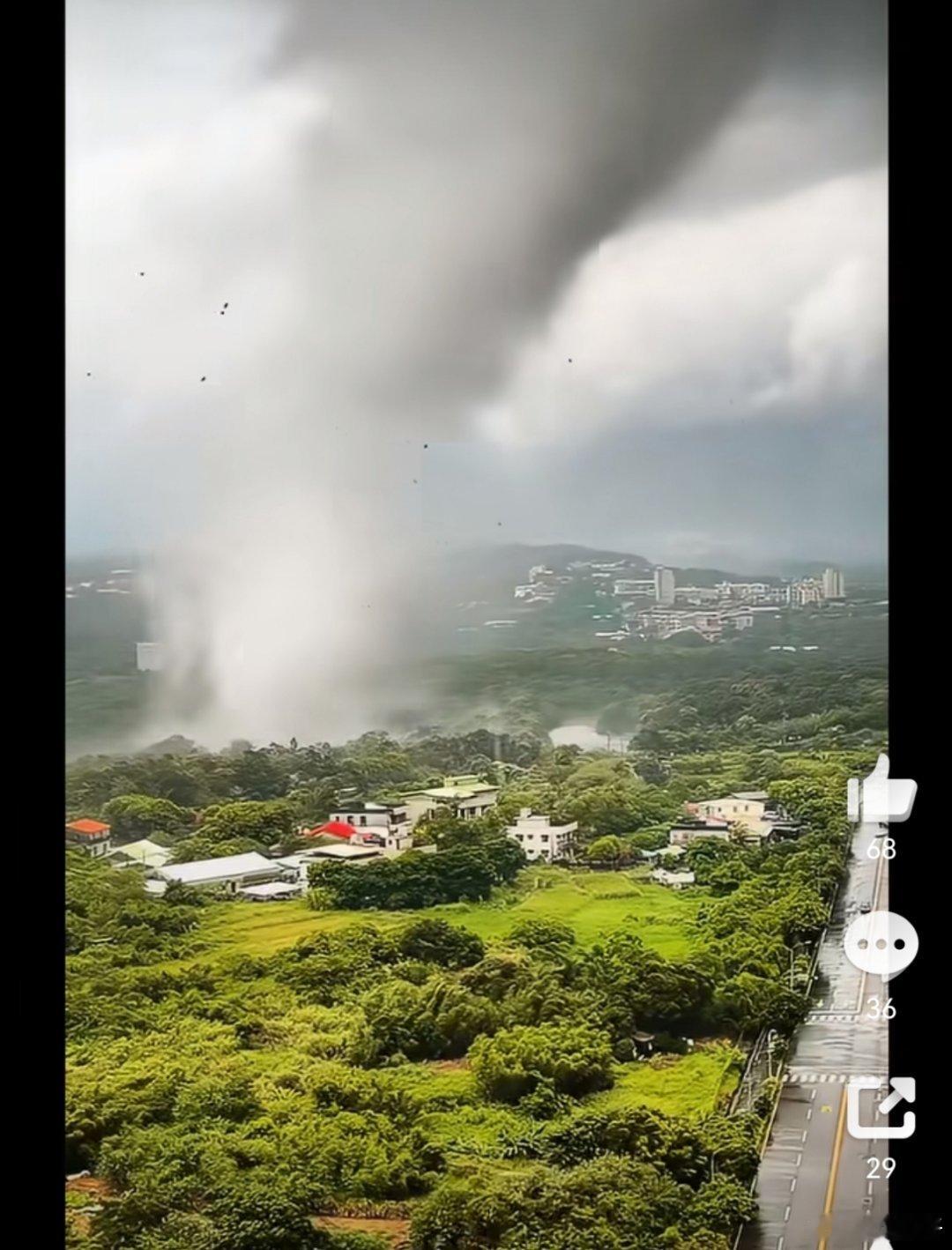 白海豚 龙卷风这也太吓人了，龙卷风都刮起来了！从云图上看，这次面积比巴威还大，尽