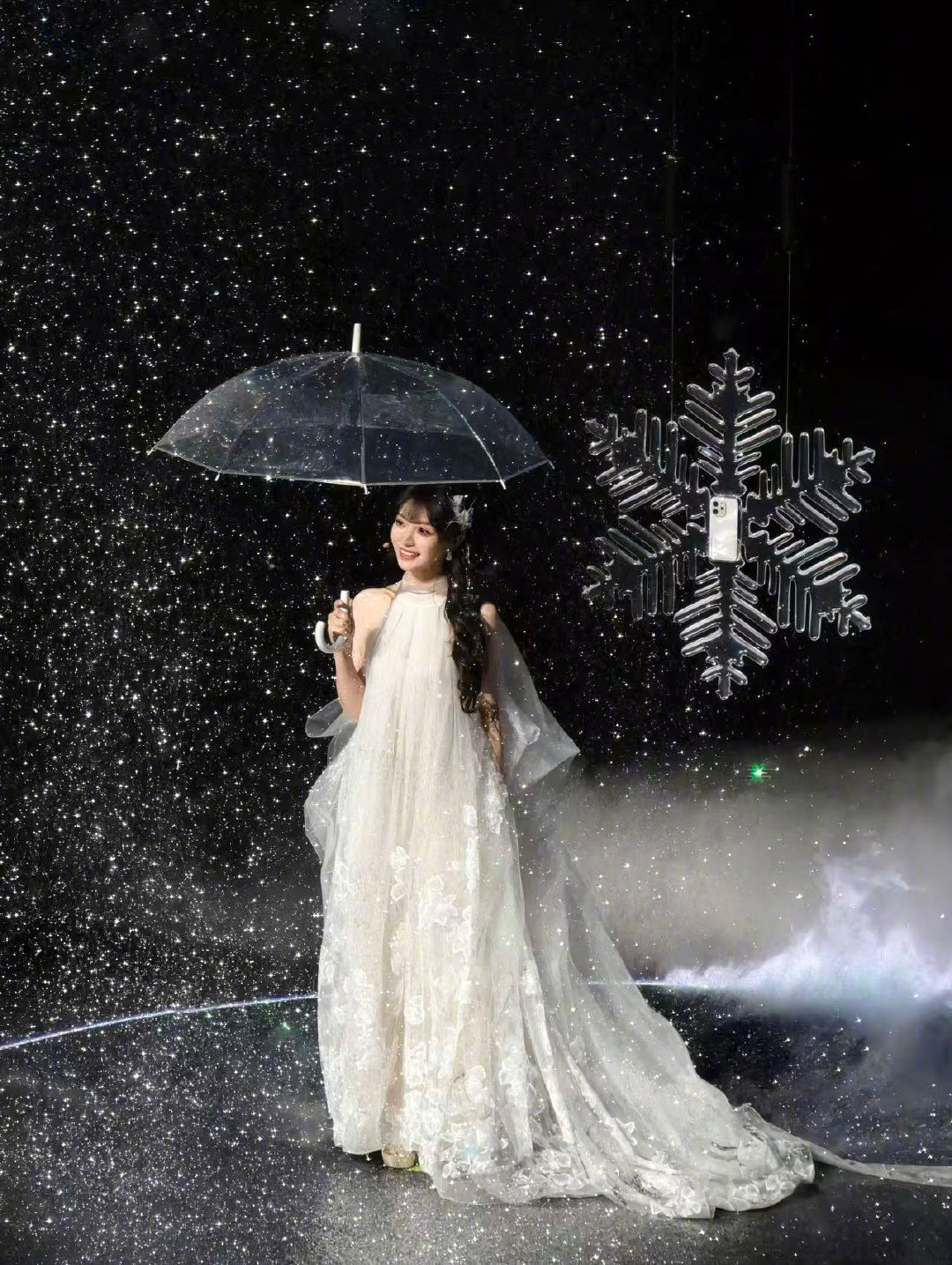 田曦薇认领薇我S50被田曦薇的“告白之旅”宣传短片里的自我偏爱引发共鸣，评论区征